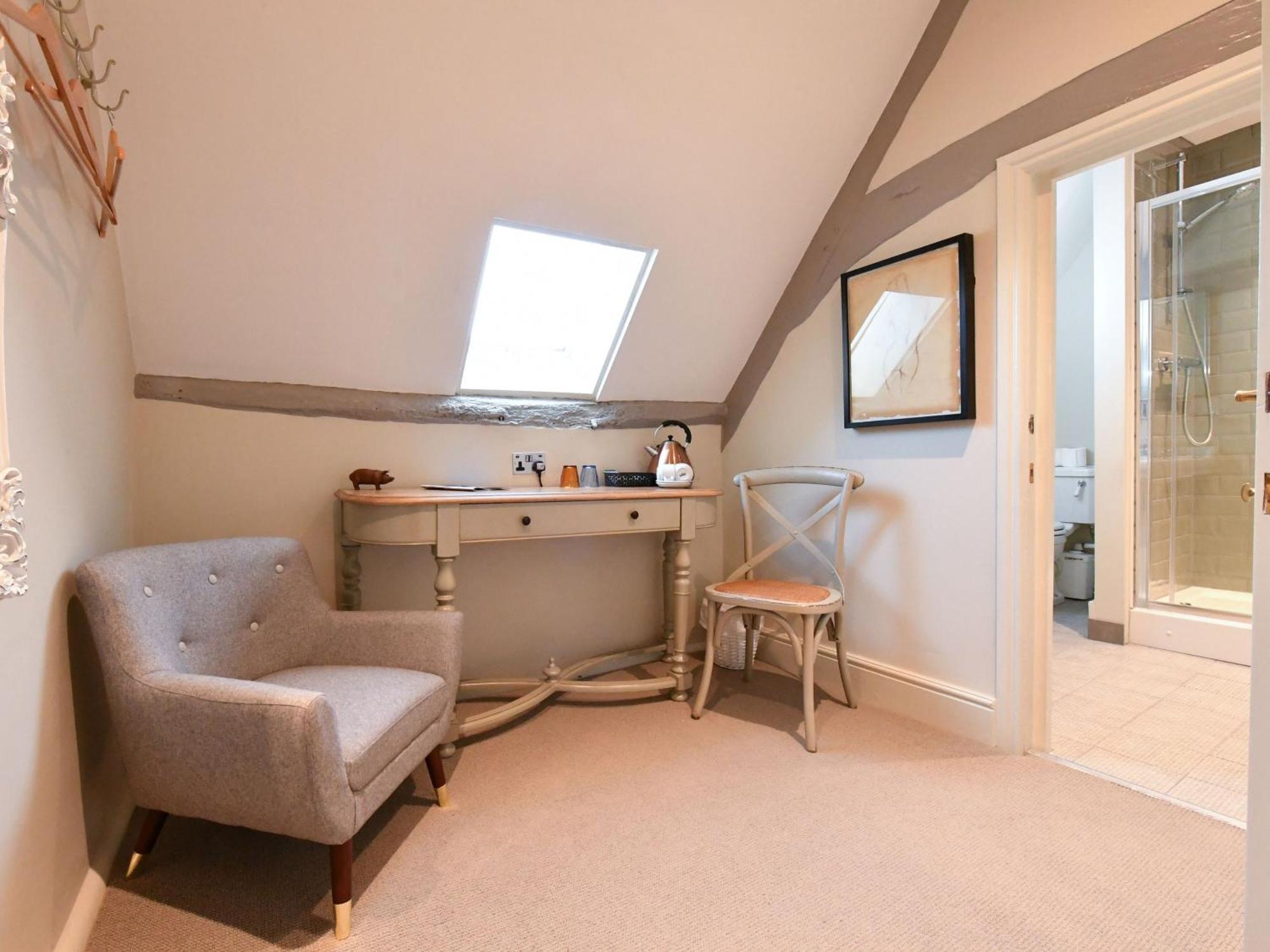 Lansdowne Strand Calne Room photo