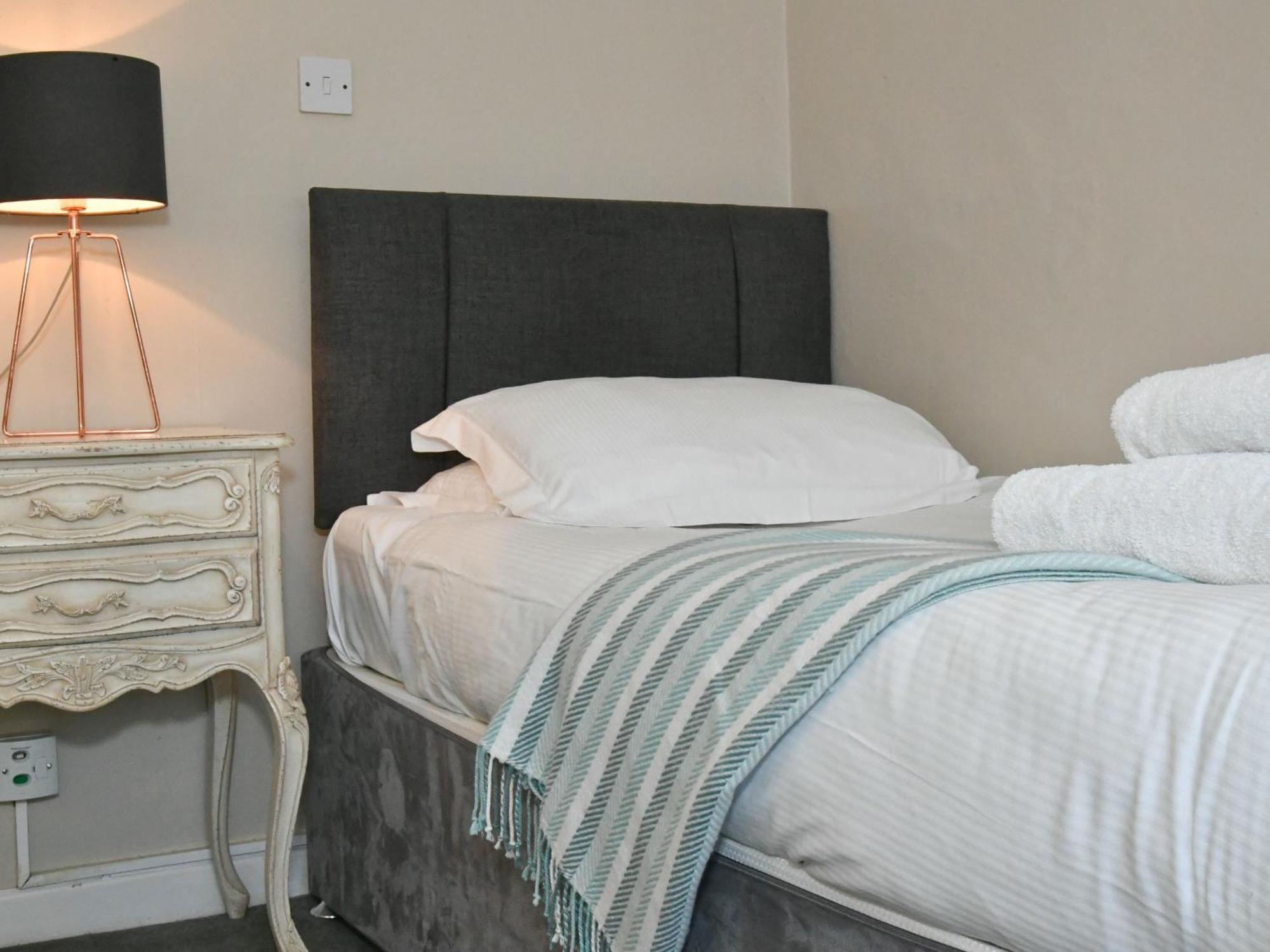 Lansdowne Strand Calne Room photo